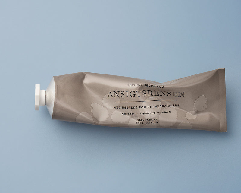 Seriøst Bedre Hud Ansigtsrensen - Blå baggrund