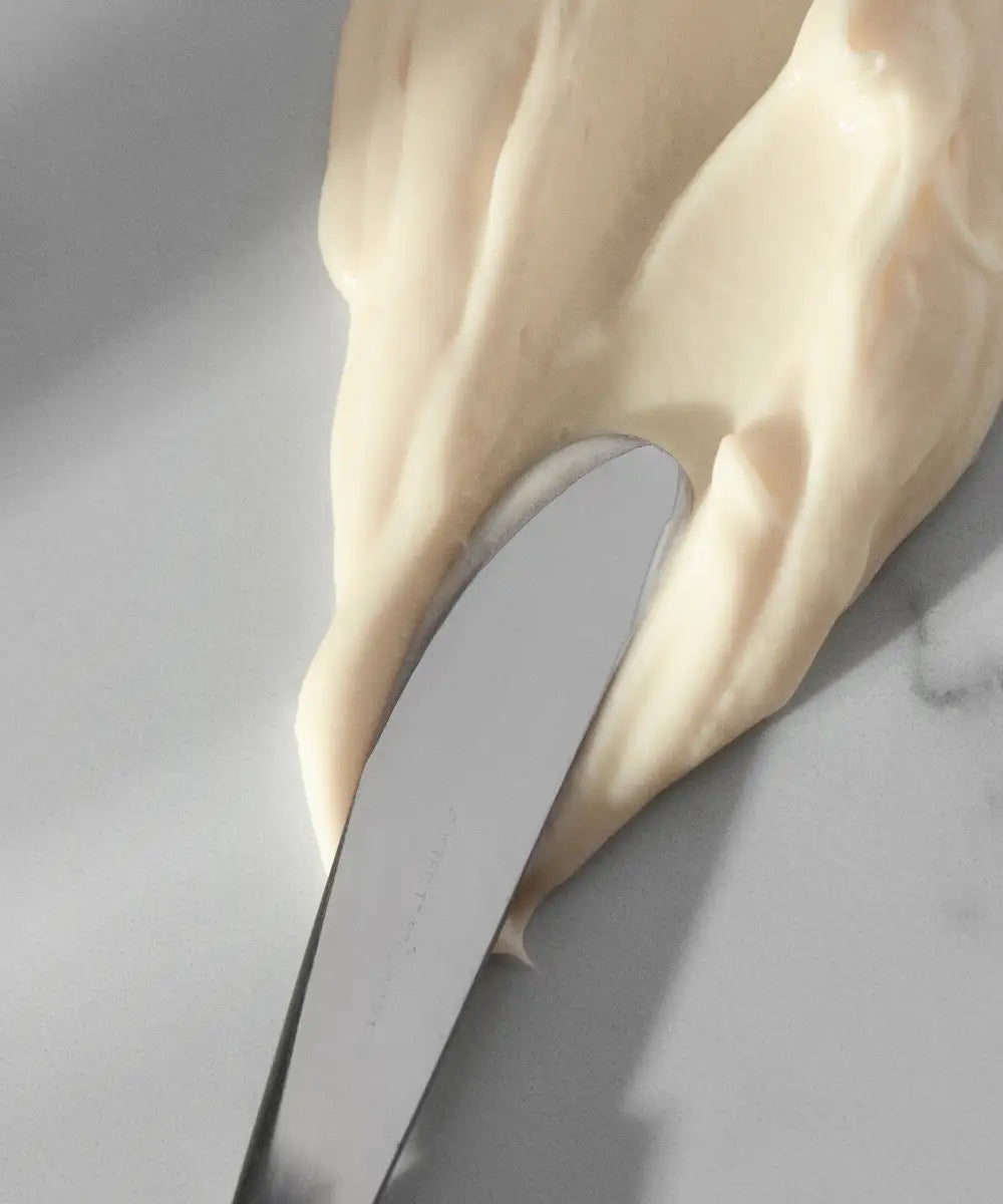 Ansigtscremen og kniv - eksempel på cremen - miljøbilede - set på gladhud