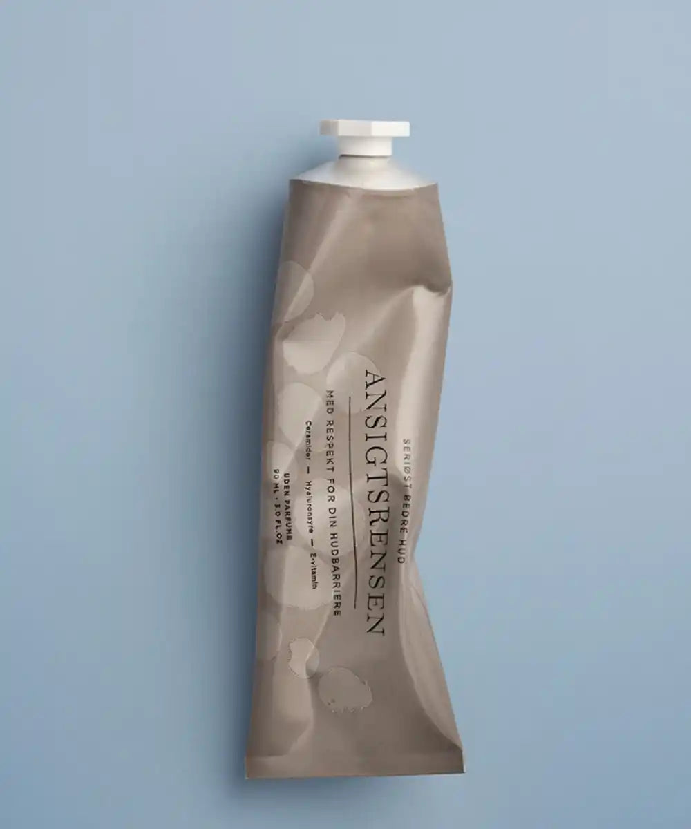 Seriøst Bedre Hud Ansigtsrensen på blå baggrund - set på gladhud