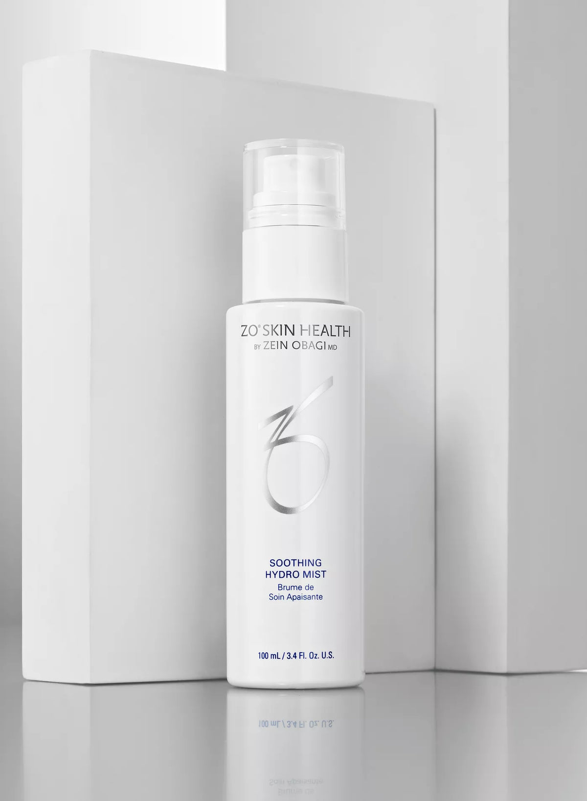 ZO Skin Health Soothing Hydro Mist på baggrund
